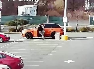 They fail to steal a €200,000 Bentayga because the owner runs off with the key