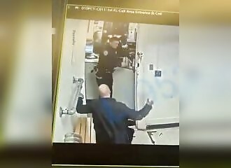 A man under arrest takes revenge by throwing his shit at police officers!