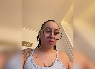 Join her in LIVE !