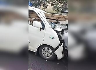 Voilà pourquoi vous devez sécuriser ce que vous transportez à l'arrière (et ne pas vous coller sur la route) (Public averti)