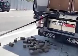 Il pleut littéralement de la drogue !