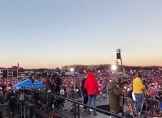 Gros meeting de Donald Trump en pleine pandémie du Coronavirus