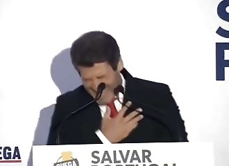 Portuguese right-wing candidate grabs his chest and collapses after drinking water
