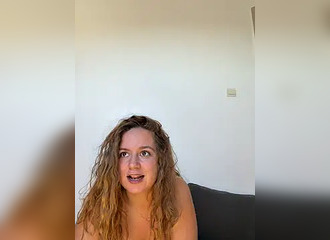Join her in LIVE !