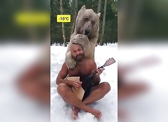 Ce russe vous montre son quotidien .. le votre vous paraîtra forcément fade à coté !