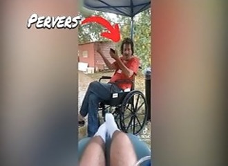 Cet homme de la campagne avoue qu'il baise avec ses poulets et sa chèvre !