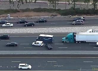 A bord d'un camion Amazon, ce fuyard percute plusieurs voitures avant de se faire arrêter