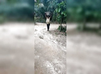 Ses vidéos de vie rurale au Ghana cartonnent sur les réseaux