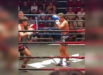 Japan: he takes a devastating kick and collapses violently in the ring