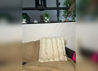 Join her in LIVE !