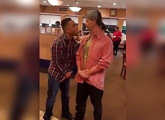 Il cherche des noises et se fait détruire par un combo