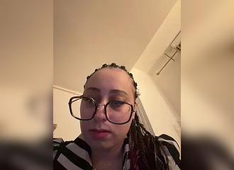 Join her in LIVE !