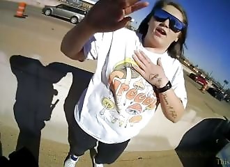 Police officer saves woman choking on chewing gum