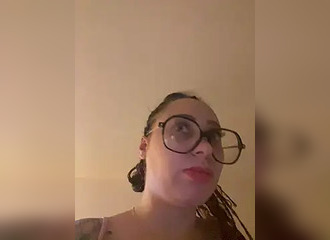 Join her in LIVE !