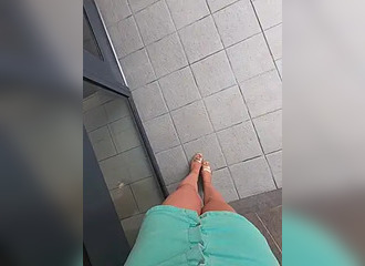Join her in LIVE !
