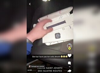  Téma gros ! Ils ouvrent les colis qu'ils doivent livrer