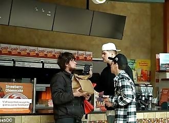 Canular YouTube tourne mal : Un livreur tire sur un YouTuber