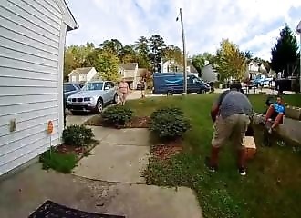 Un livreur d’Amazon se fait attaquer par un pitbull