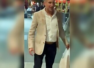 Vidéo intégrale justifiant l'auto-défense d'un banquier juif lors d'un rassemblement Pro-Hamas