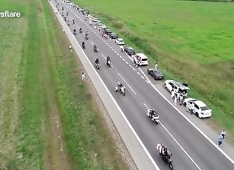 Pour soutenir les Biélorusses, les Lituaniens forment une chaîne humaine de 32 km 