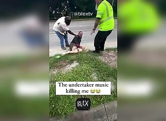 Drug-addicted man causes accident, gets help from motorists and steals one's car to escape