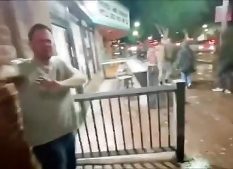 Elle trouve marrant de gazer un inconnu, et se fait arrêter par la police