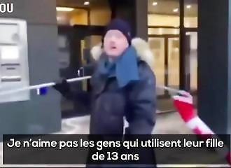 Il vole le drapeau d'un fille de 13 ans, ça se termine mal pour lui !