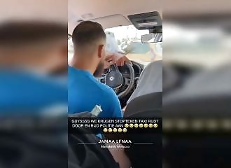 Un chauffeur de taxi marocain percute un policier et prend la fuite avec des touristes à bord LOL
