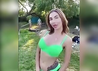  She tries a dive to post it on her Insta 